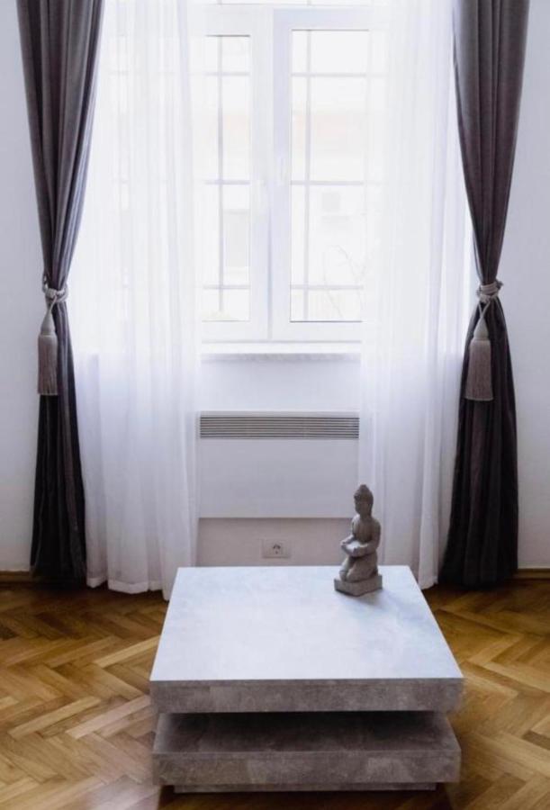 Lorena'S Apartment Arad Exteriér fotografie